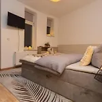 Koala Mit 500 Mbit's Wlan Und Balkon לייפציג