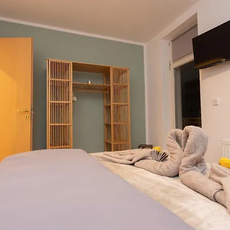 Koala Mit 500 Mbit's Wlan Und Balkon アパート ライプツィヒ